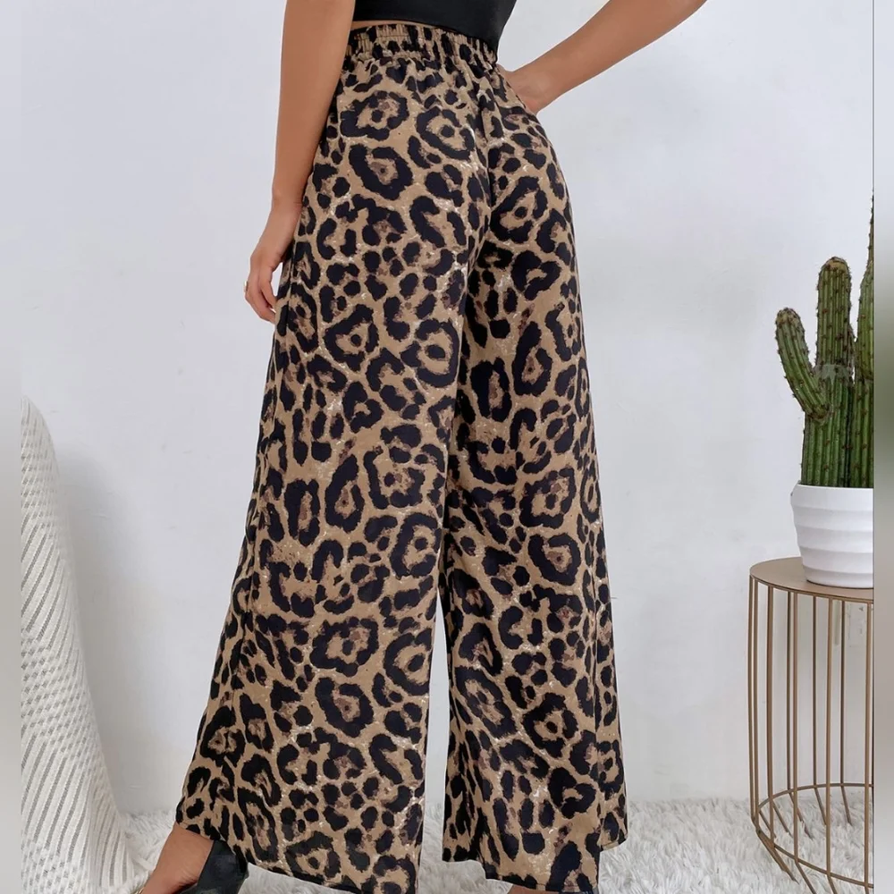 Leopard Print Wide-Leg Pants - Picture 4 of 7